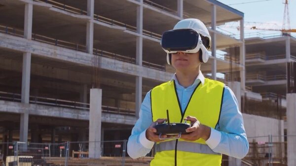 Обложка © Shutterstock / FOTODOM / Max Acronym