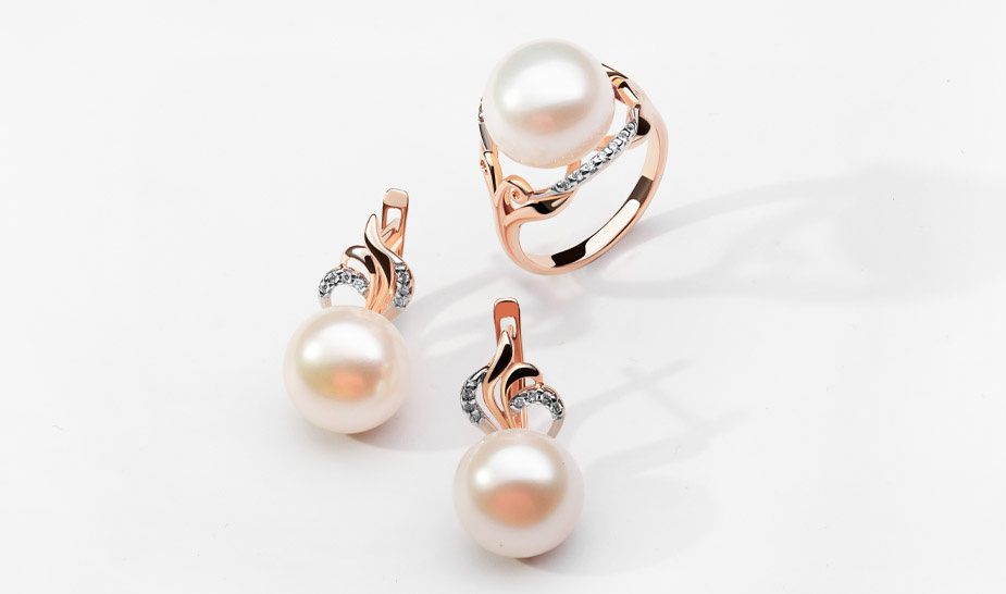 Комплект украшений с жемчугом