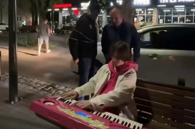    Чем калининградский музыкант поразил продюсера из Нидерландов?