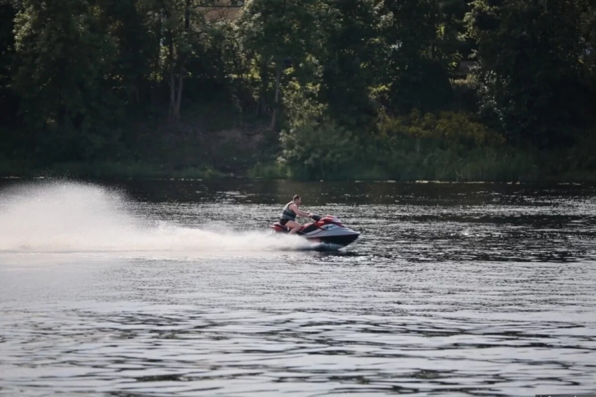    Псковичам рассказали, можно ли кататься по реке Великой на гидроцикле