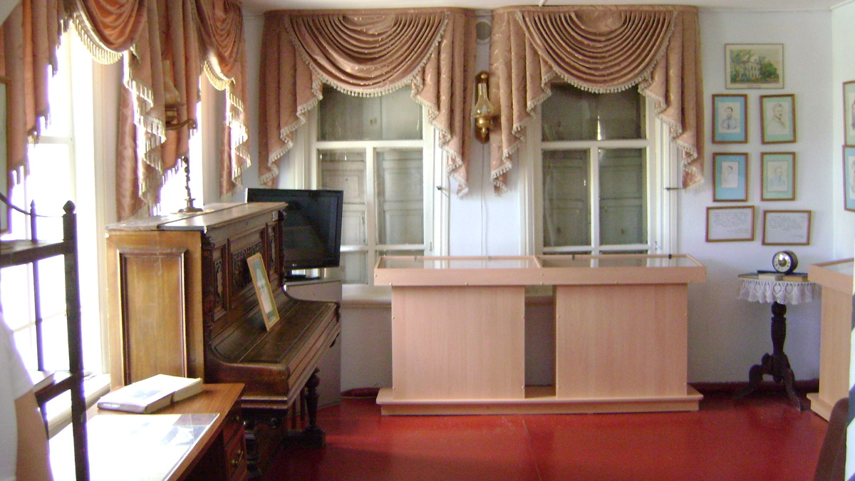 Государственный мемориальный дом-музей В.В. Куйбышева, ул. Ленина 2