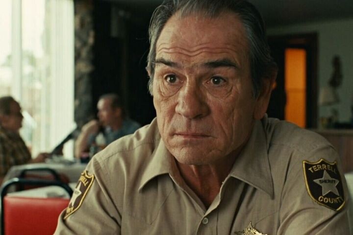 Томми Ли Джонс. Кадр из фильма "Старикам тут не место", 2007, реж. Итан Коэн, Джоэл Коэн