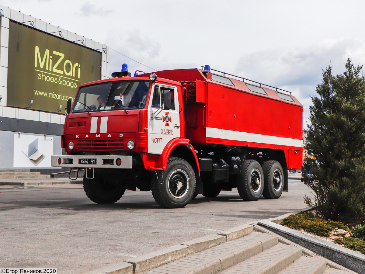 Автомобиль рукавный АР-2 (43106)-215 из Части специализированной пожарной техники г. Харькова.