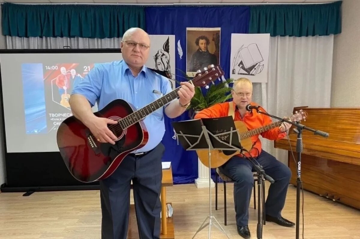    Без культуры.