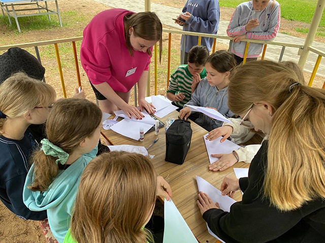 1300 школьников Твери отправились в лагеря во вторую смену