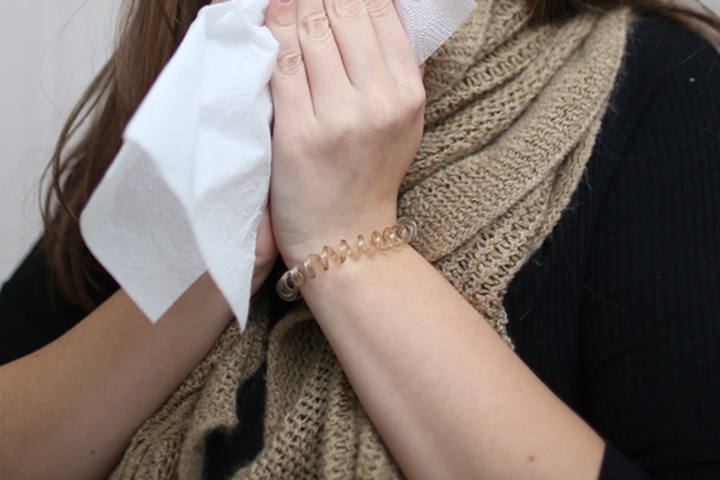 Женщина потеряла дочь и теперь воспитывает внука. 