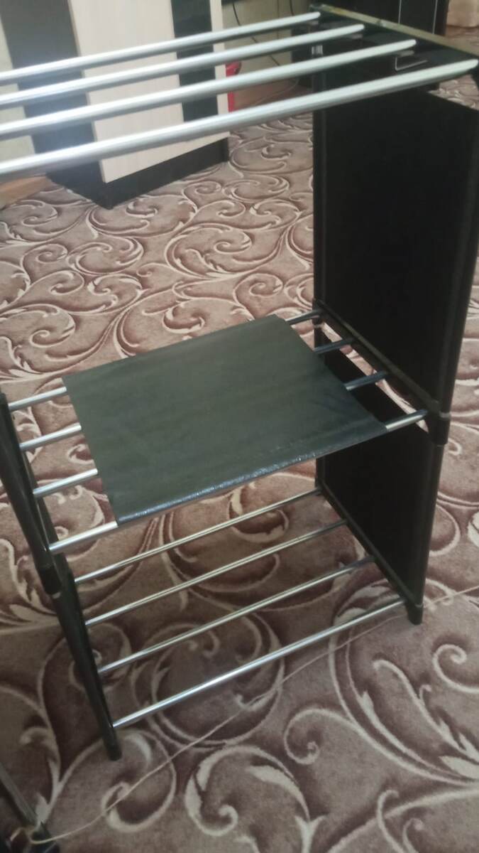 листы на полочки не того размера от слова совсем,мало того что короткие,так ещё провисают.