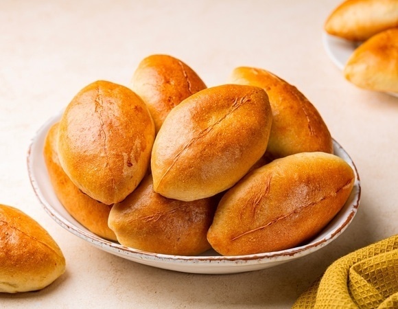 "Готовится быстро": бездрожжевое тесто для пирожков поразит своей простотой и вкусом