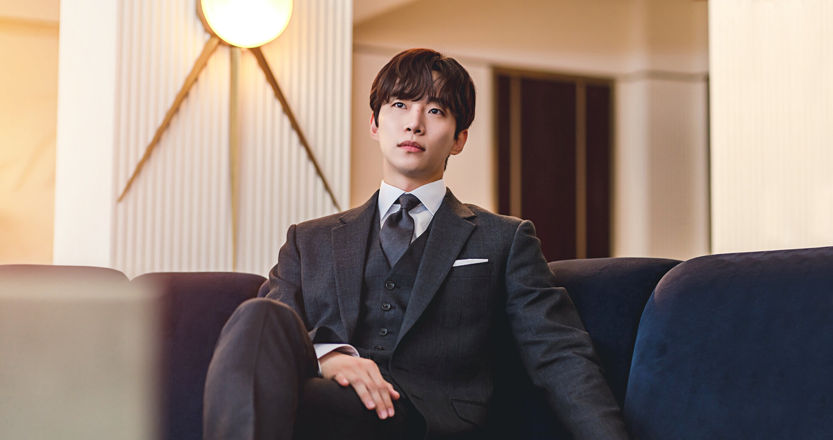 Гланый герой из дорамы "Король Земли", пожплуй второй в моей тройке холодных принцкв. Сразу после Пак Со Джуна в "Что случилось с секретарем Ким"?