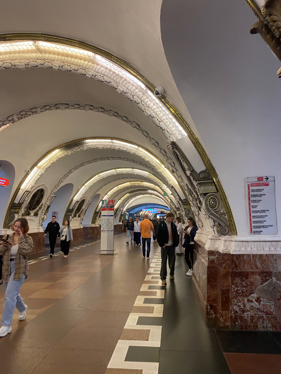 Метро в Санкт-Петербурге. Фото из личного архива 