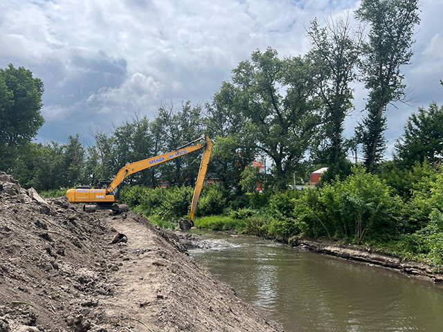    В Курске стартовали масштабные работы по расчистке реки Тускари