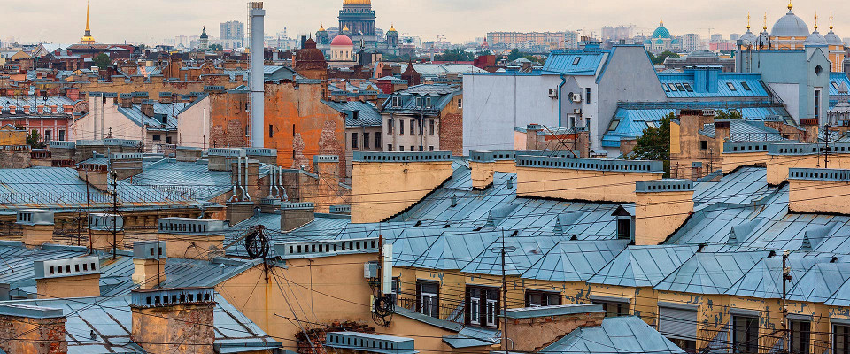 Источник: https://tonkosti.ru/Журнал/Не_гуляйте_по_крышам_Питера!_И_вот_почему