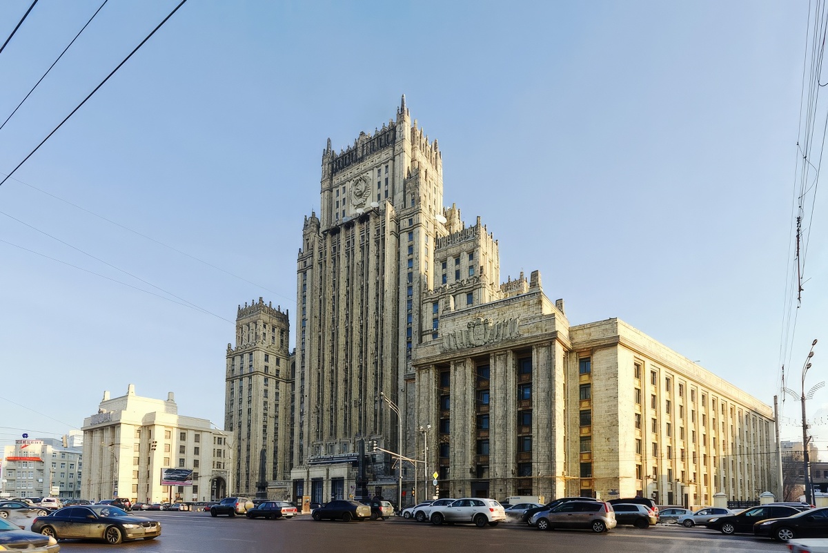 Как выглядело бы здание МИДа, если бы не праздный вопрос Сталина.