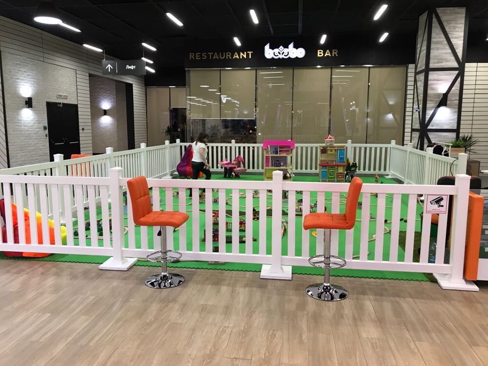 Ограждение детской площадки в торговом центре