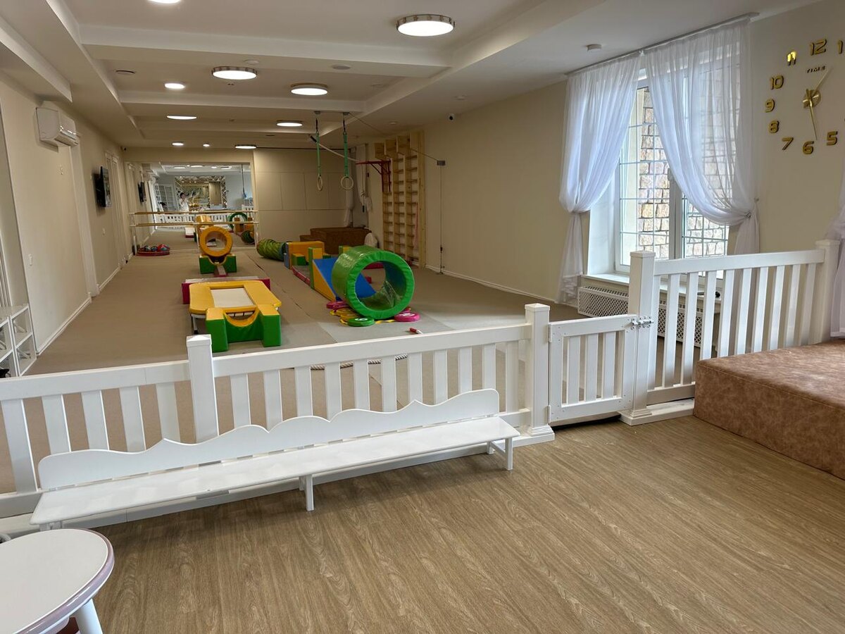 Ограждение спортивного зала в детском саду