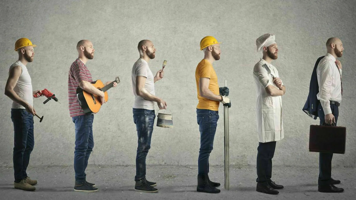 Конечно, не стоит думать, что они резко исчезнут в 2030 году Но с каждым годом спрос будет падать. Для вас это значит, что пока можно меняться постепенно.