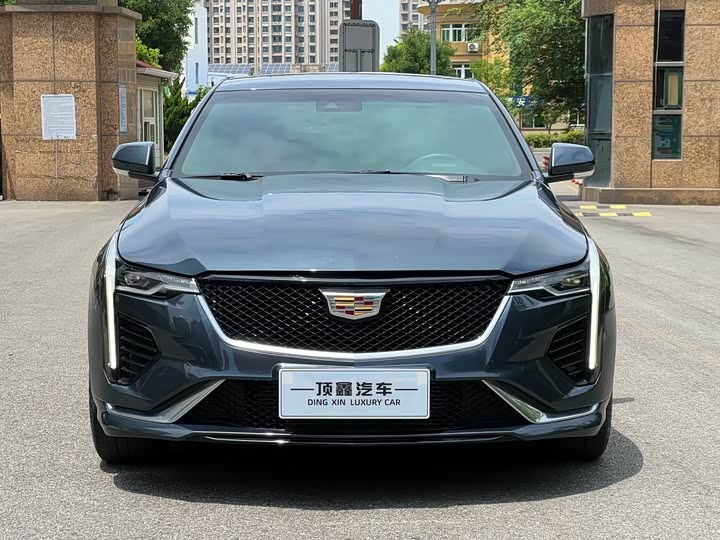 Cadillac CT4 2л 237л.с - задний привод
