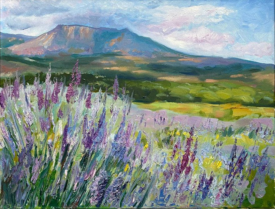 Крымская лаванда на фоне горы Чатыр-Даг - Виктория Поддубная. Холст, масло.