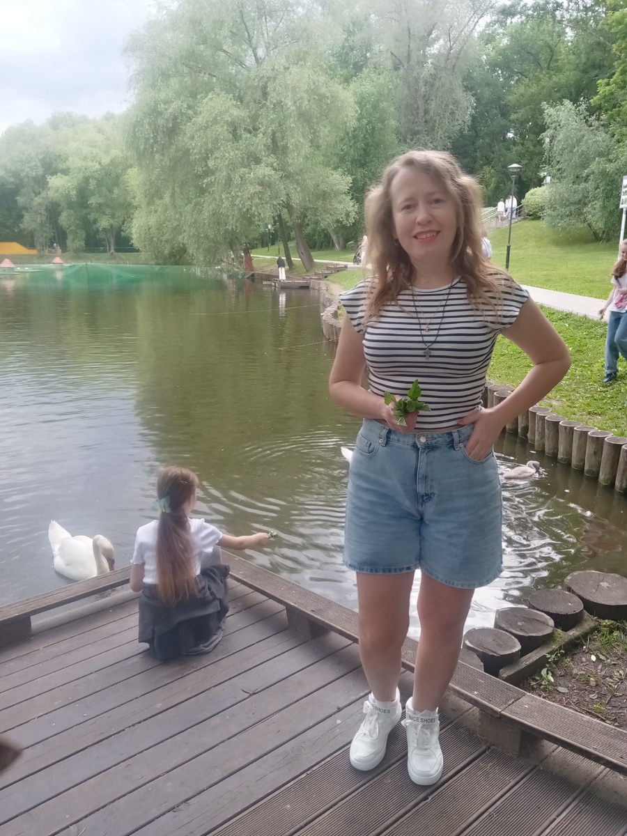 А это я вчера в "Парке будущего" у Леоновского пруда (фото блогера ИСКРА) 