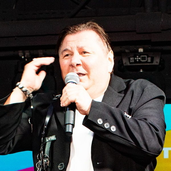     Гости MusicBox Party поздравили Ирину Есину