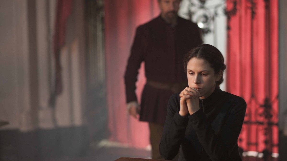 Кадр из сериала «Белая королева», 2013 год, режиссеры Джеймс Кент, Джэми Пэйн и Колин Тиг