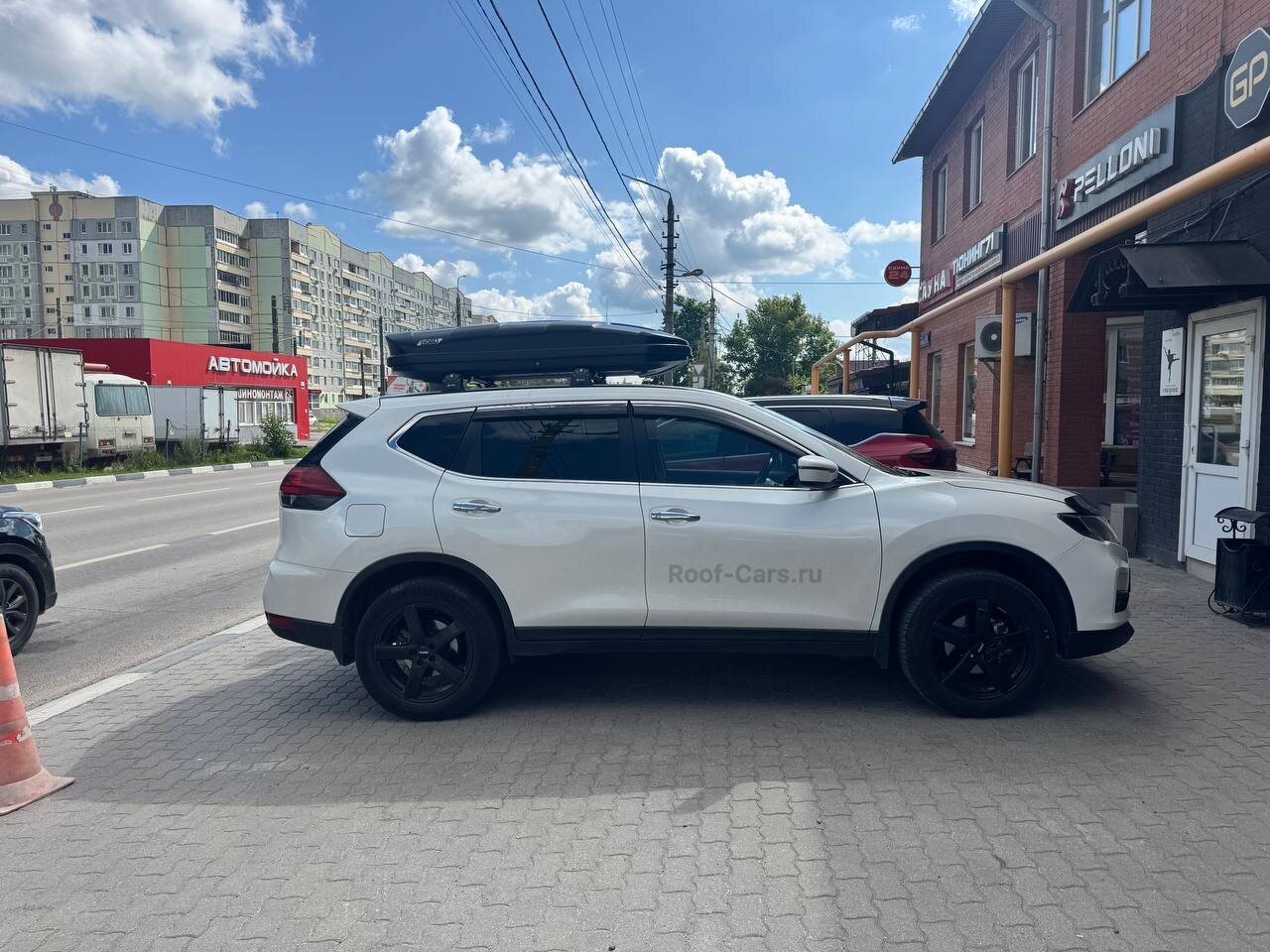 Установка багажника и автобокса 380л на Nissan X-Trail T32 в Туле