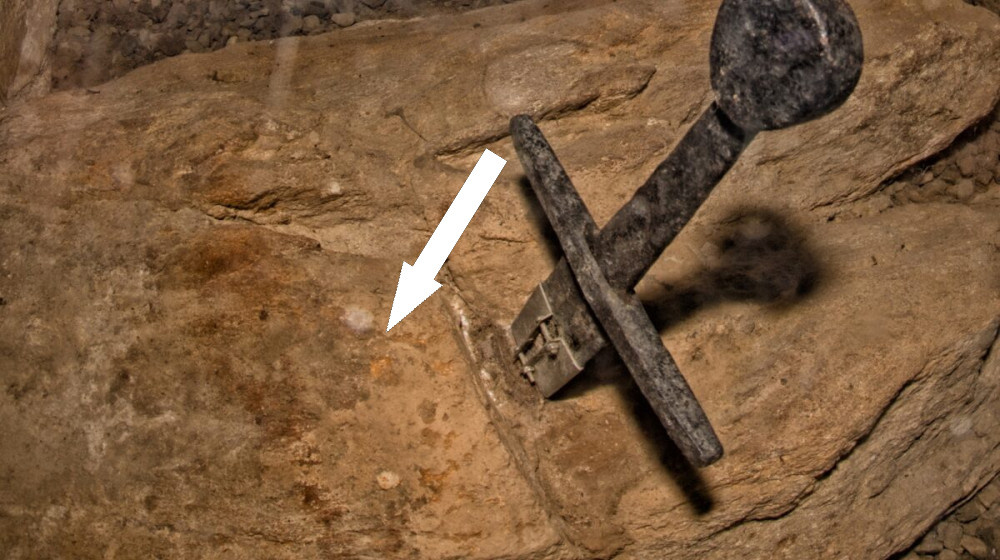    Меч в камне Гальгано реальный артефакт или вымысел который вдохновил легенду о короле Артуре