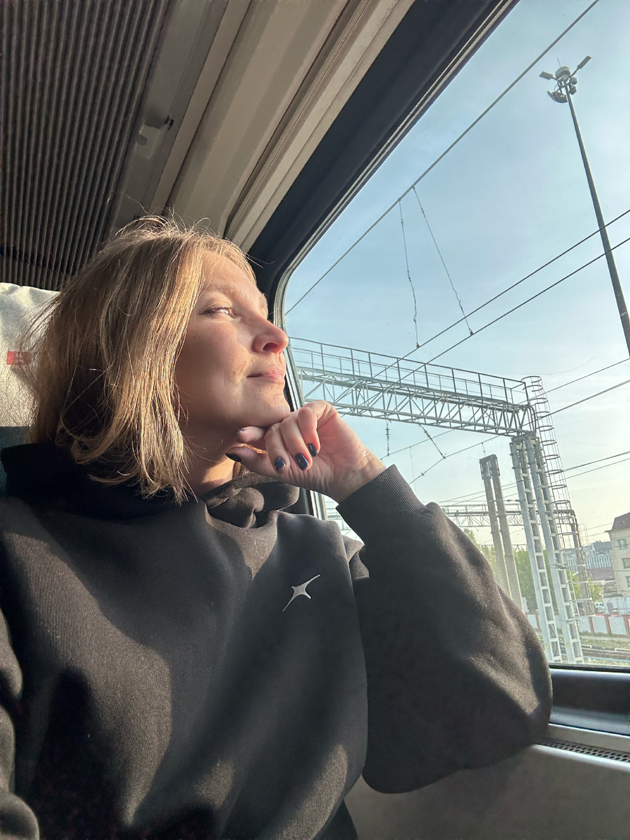 Это я в мае ездила на выходные в Питер к подружке. С ребёнком оставлся муж.