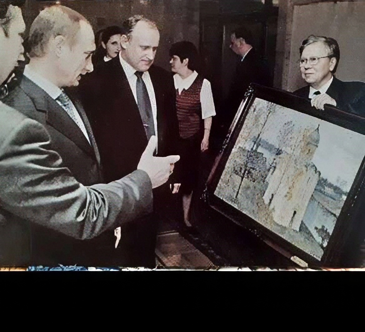 вручение картины Яроша В.И. "Георгиевская церковь, Старая Ладога" президенту РФ Путину В.В.