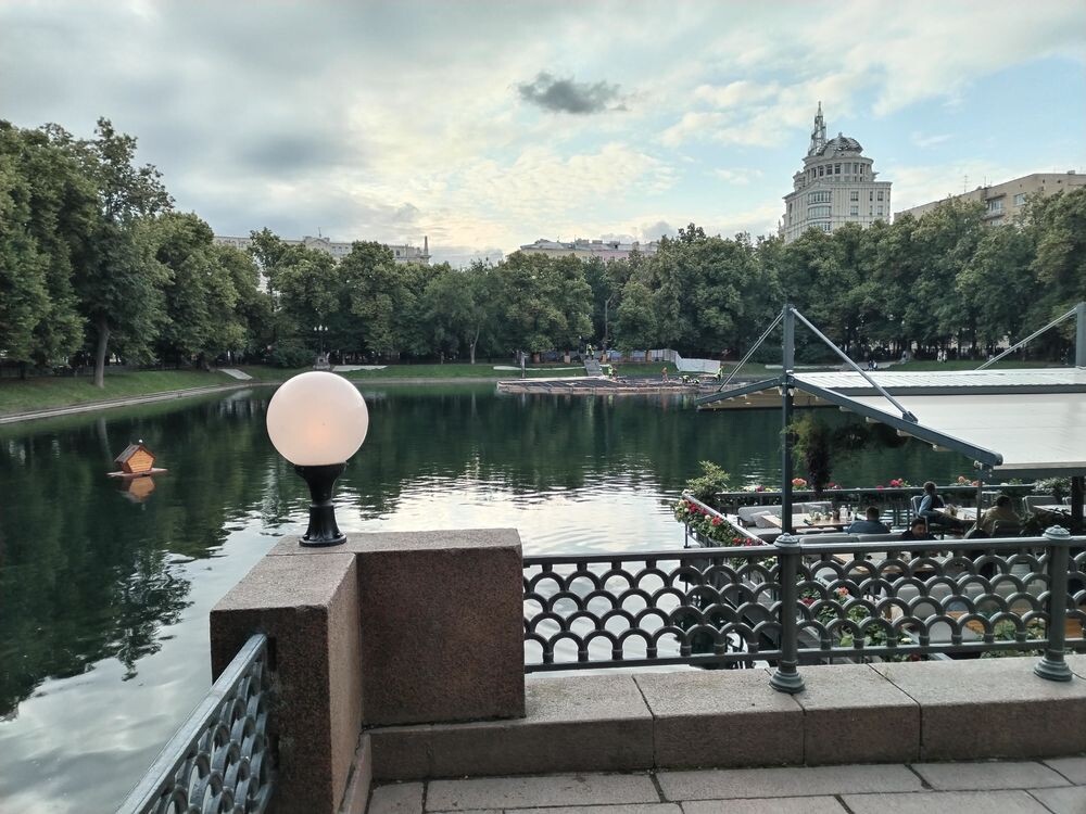 На Патриарших, фотография автора