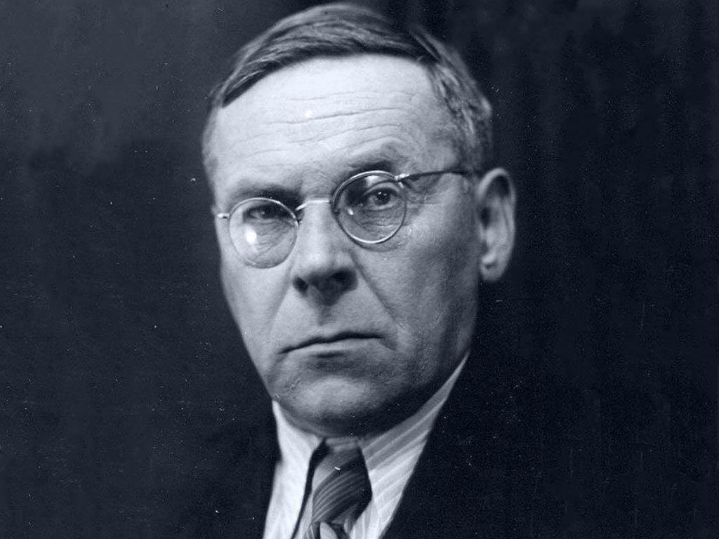 Советский учёный, химик-органик, член-корреспондент Академии наук СССР. Основные труды учёный посвятил исследованиям в области органического синтеза. Создал метод высокотемпературного синтеза кремнийорганических мономеров.