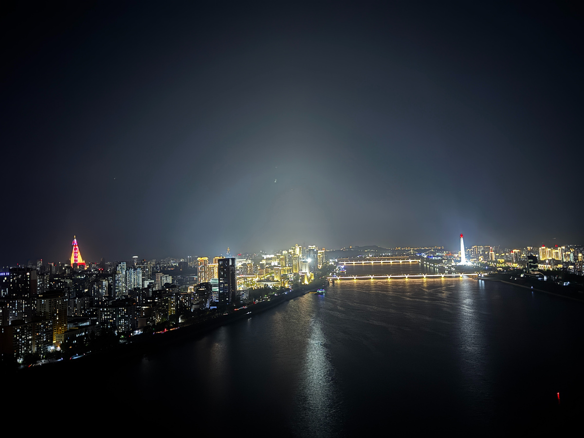 Ночной вид на Пхеньян. май 2025.