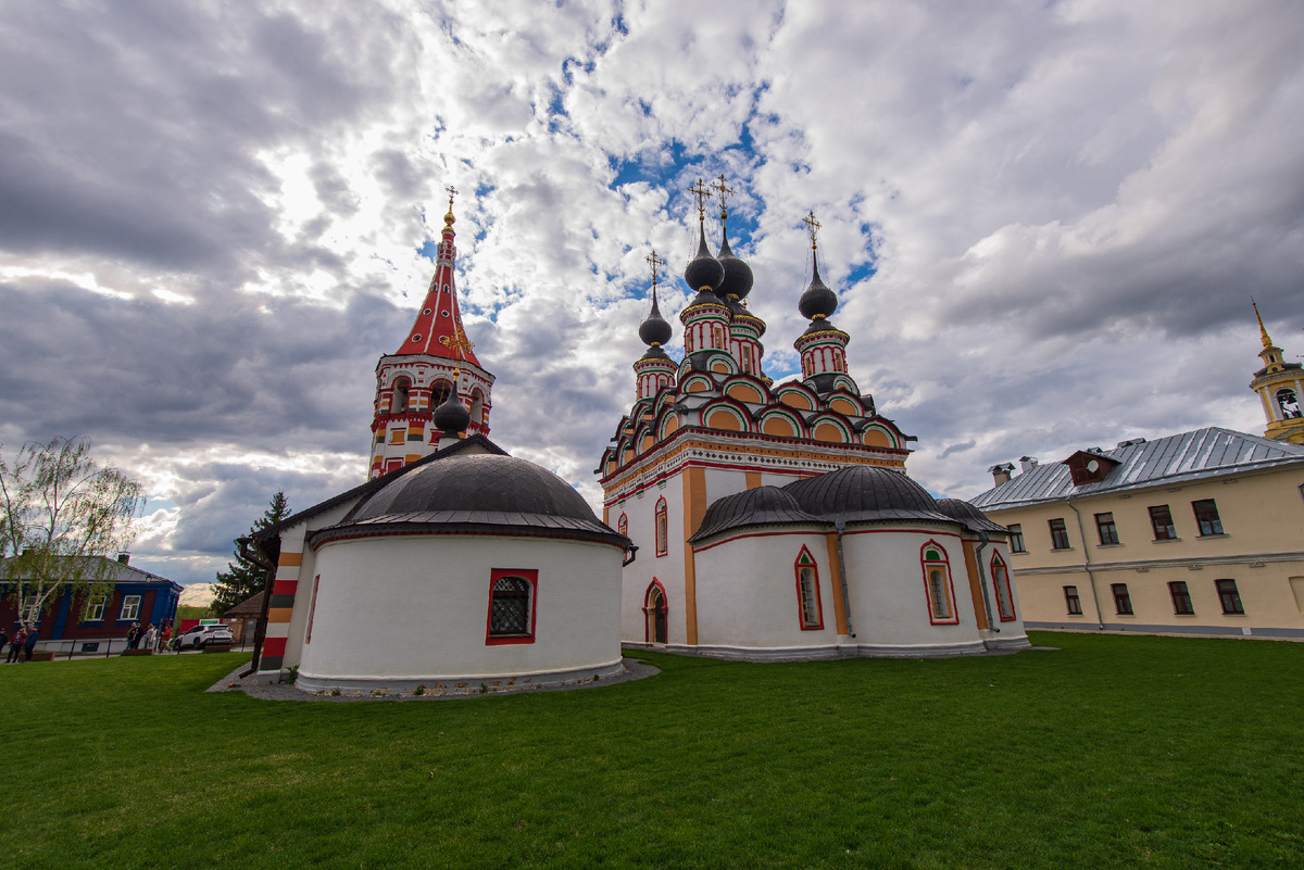 Лазаревская церковь и Антипиевский храм