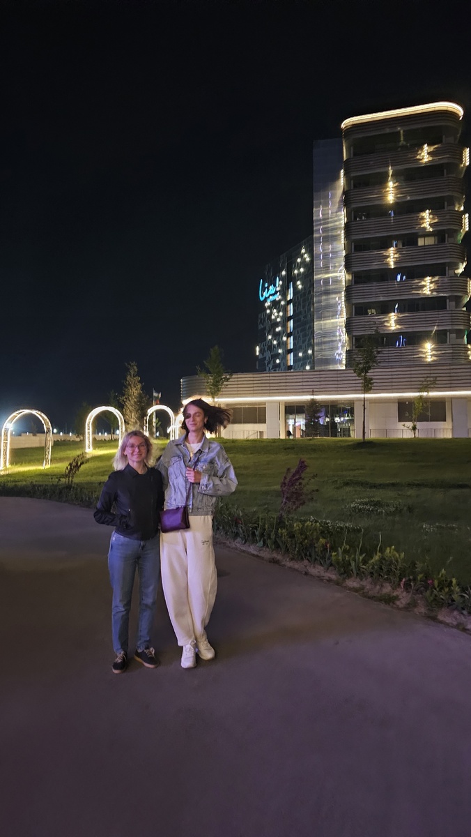 На фото видно как моих тростиночек сдувает🤣