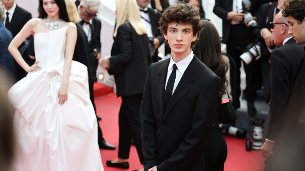 Марк Эйдельштейн на красной дорожке кинофестиваля в Каннах. Источник: https://clck.ru/3Mmn3i