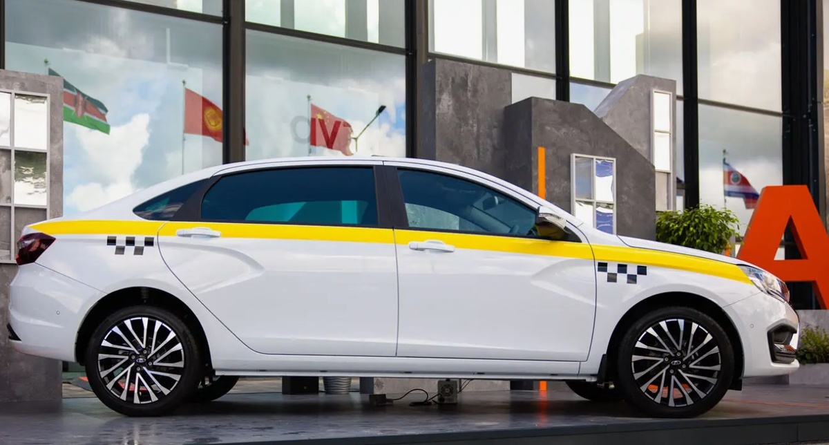 такси из LADA AURA