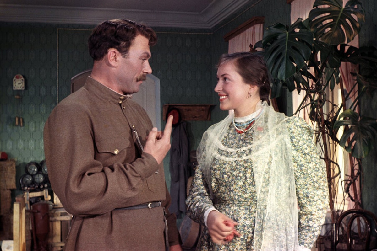 Сергей Лукьянов и Клара Лучко, кадр из фильма «Кубанские казаки» (1949)