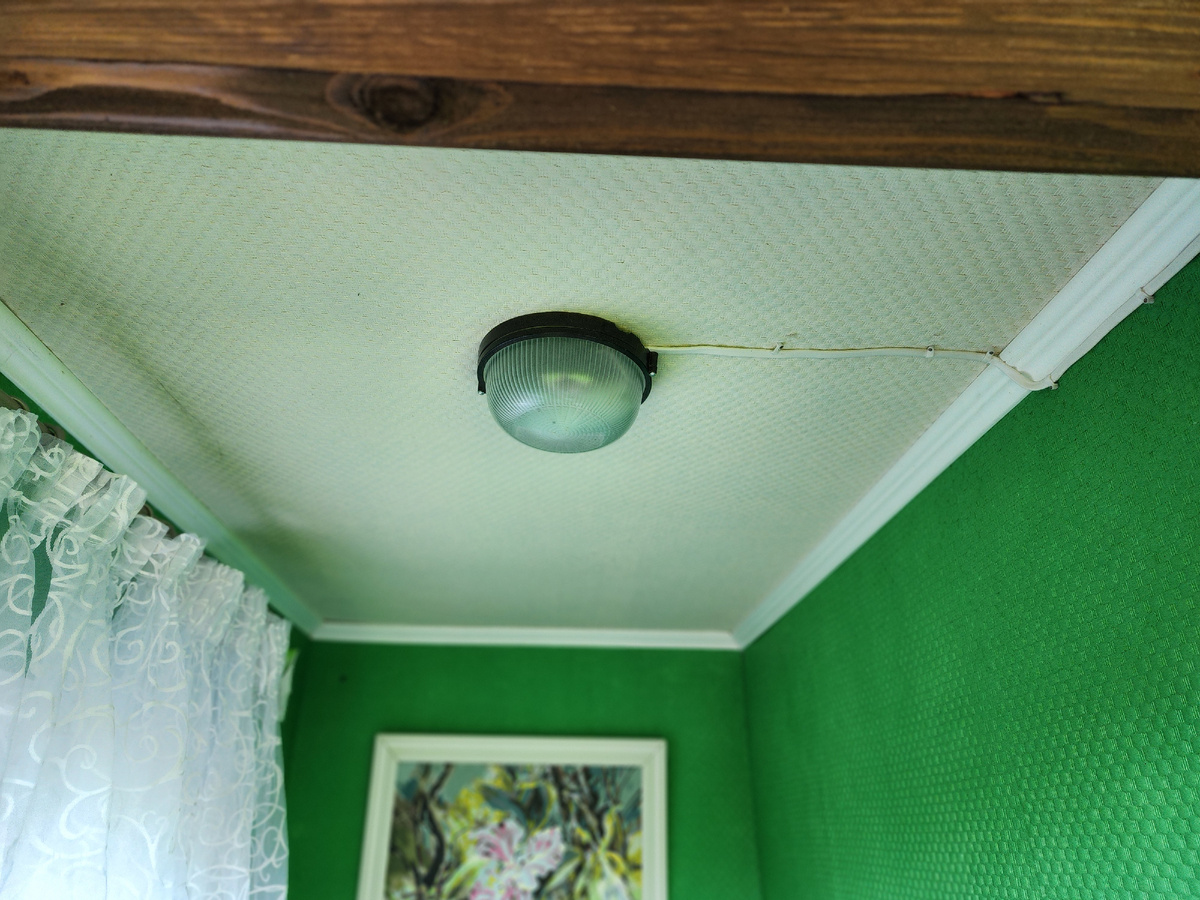 В ночное время суток используем искусственное освещение.