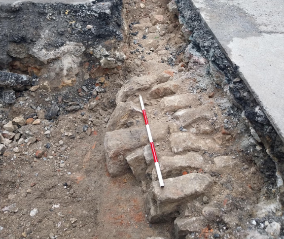 Место раскопок. Источник: https://www.independent.co.uk/