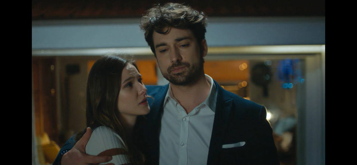 Стоп кадр из сериала «Не отпускай мою руку»