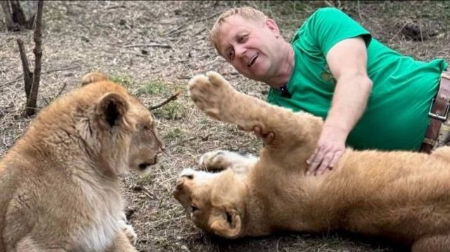 Олег Зубков и котики