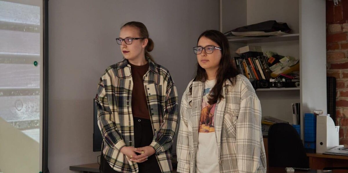 Выпускницы ИИК ТГУ Виолетта Антонова и Марина Кокорина
Фото: ИИК ТГУ