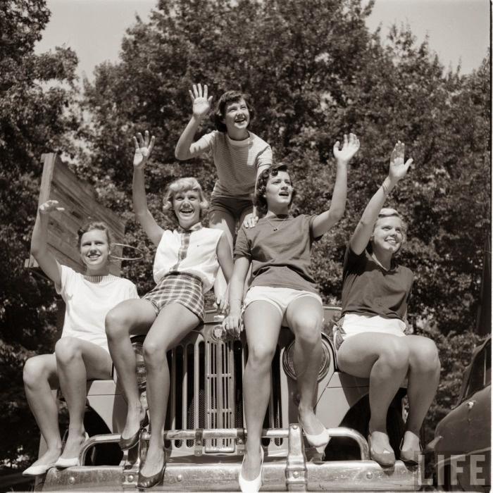 Носить шорты в повседневной жизни было верхом неприличия. \ Фото: foto-history.livejournal.com.