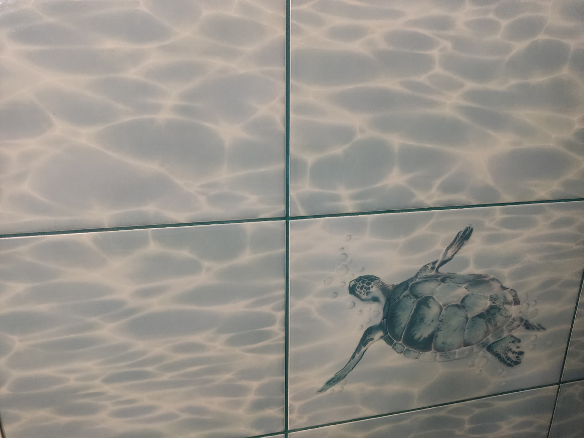 Стало: чистая плитка