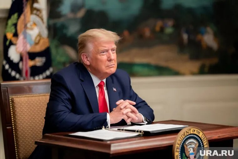 Трамп по пути на саммит НАТО заявил о возможности заключения сделки с РФ. Фото: Official White House / Shealah Craighead