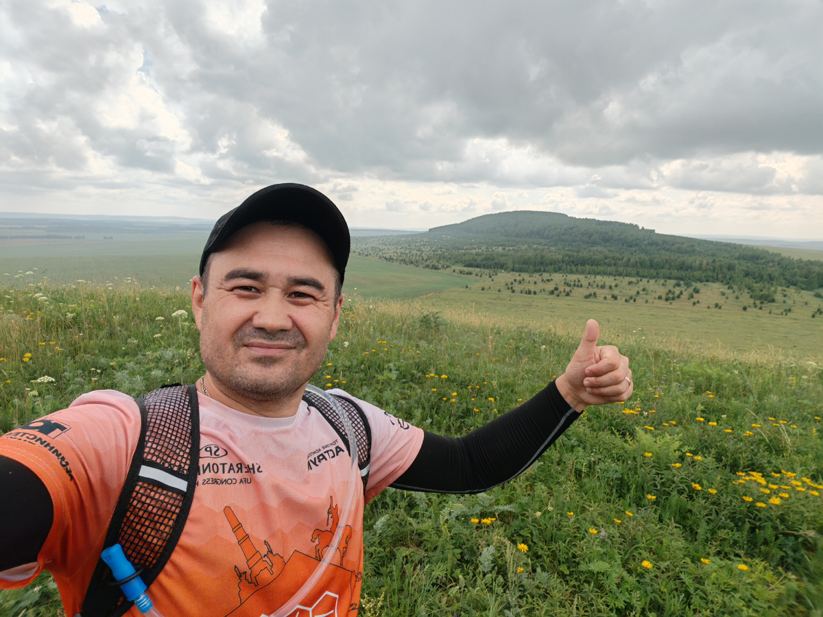 Вид из второй горы Мунчик 