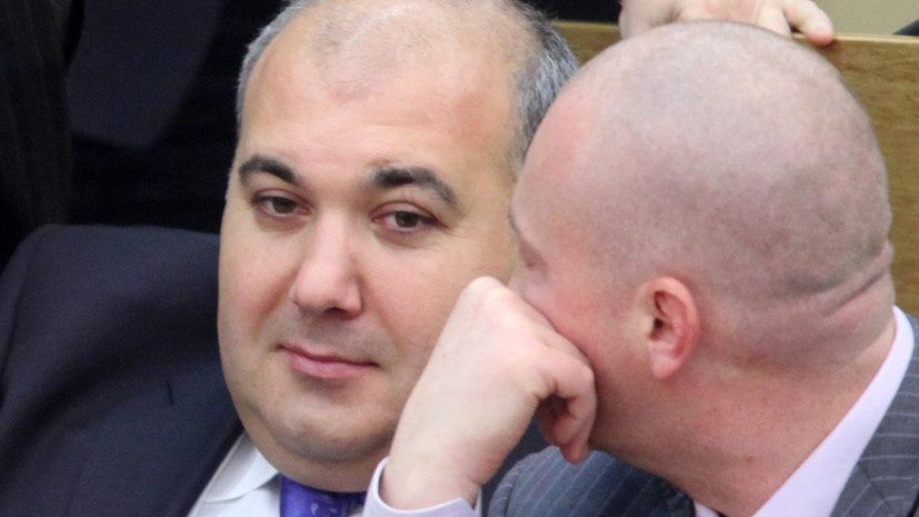 «Ведомости»: в ГД вскрыли кабинет лишённого мандата депутата Напсо