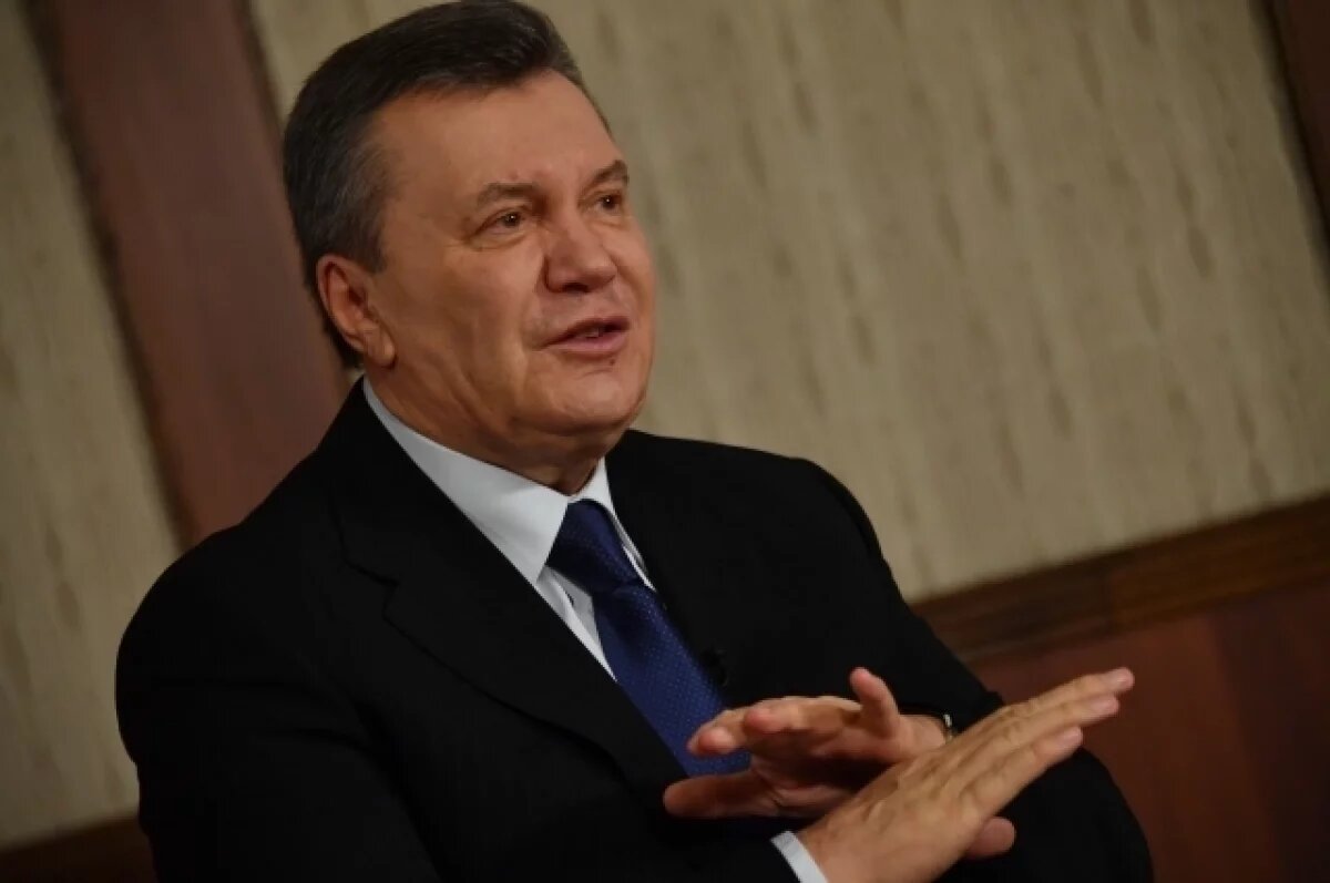    Царев счёл фейком селфи певицы Каминской с Януковичем на Канарах