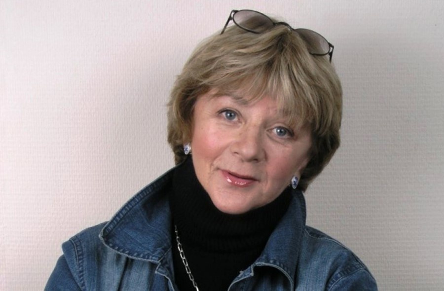 Алла Сурикова