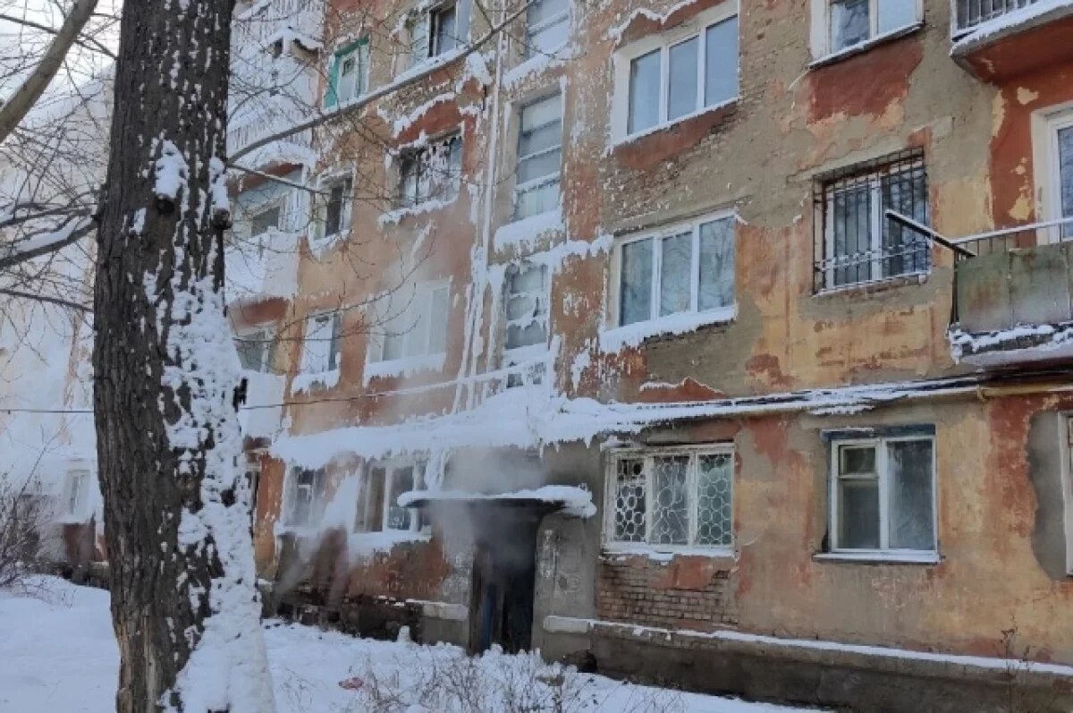    В Омске может обвалиться аварийный дом на 50 лет Профсоюзов